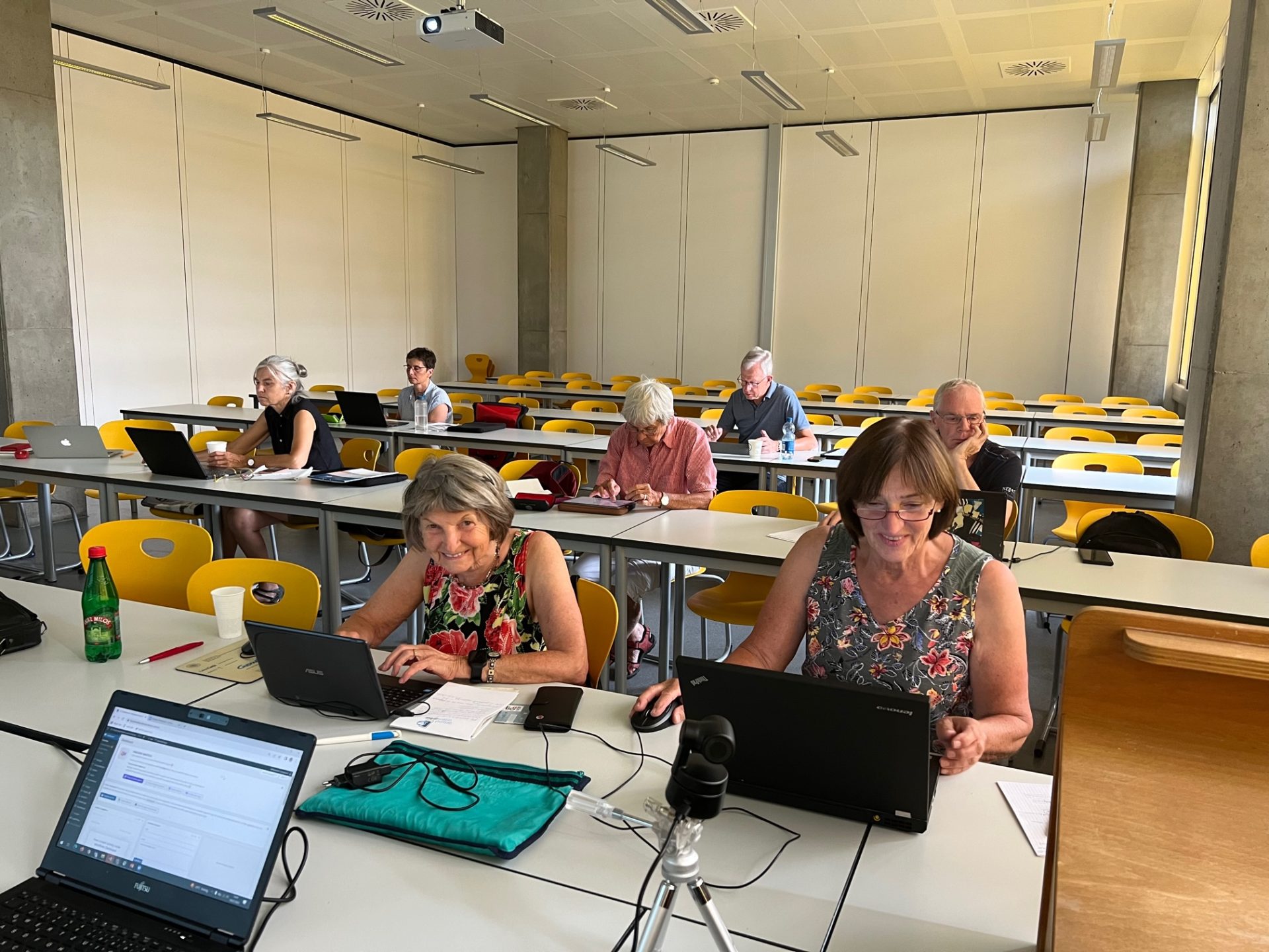 Sprecher*innen des Arbeitskreis in der WordPress Schulung des ZAWiW
