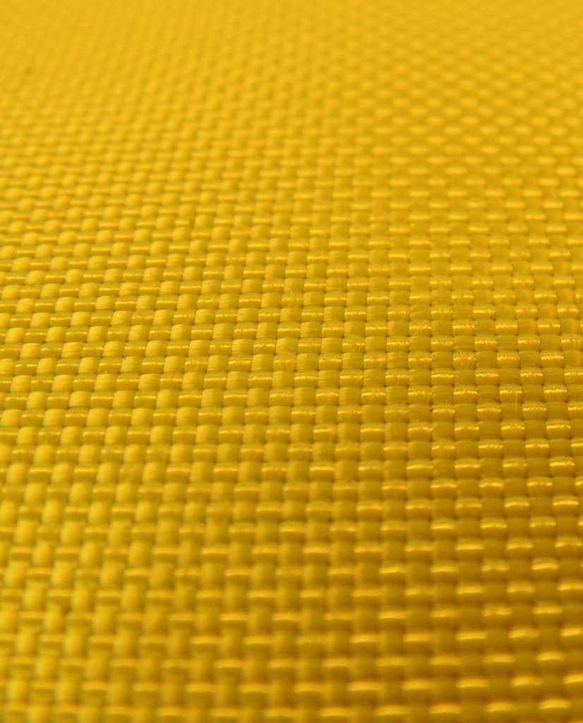 p-Aramid-Gewebe mit charakteristischer goldgelber Farbe