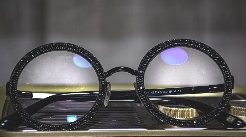 Schwarze Brille